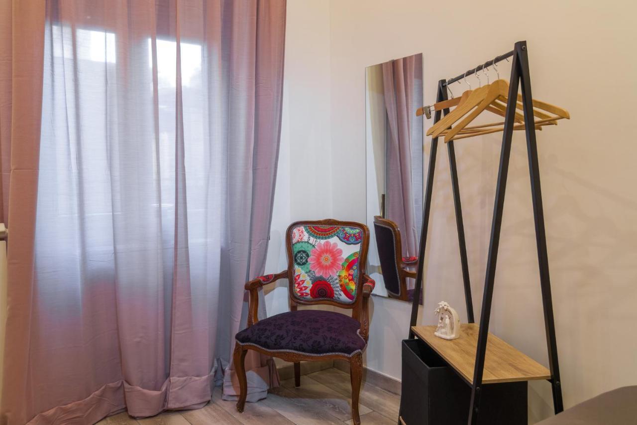 Giu Al Centro Bed & Breakfast Naples Exterior photo